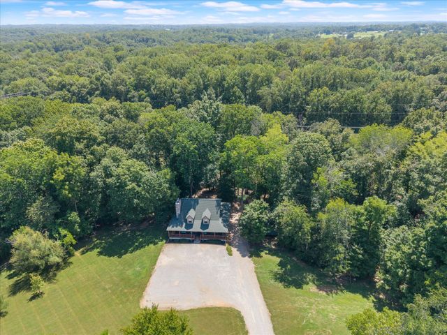 6353 Morton Rd, Greenbrier, TN 37073