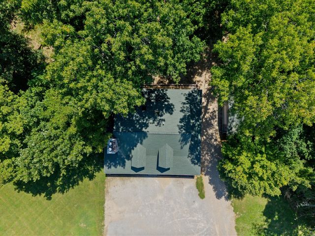 6353 Morton Rd, Greenbrier, TN 37073