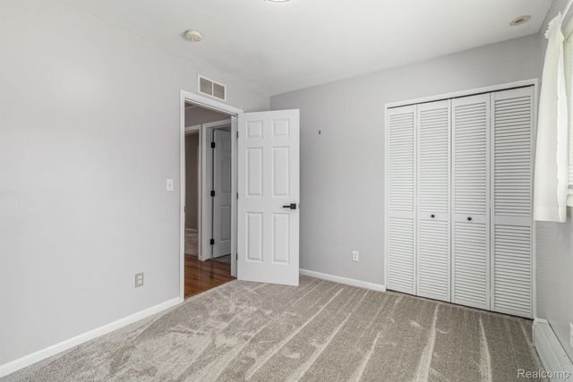 2145 Helmsford Drive, Wolverine Lake Village, MI 48390