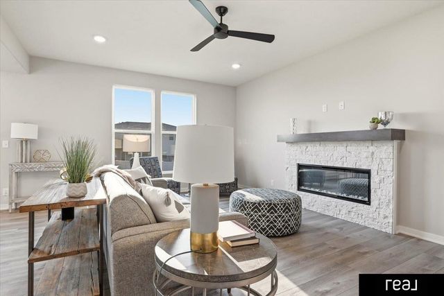 5512 N 190th Avenue, Elkhorn, NE 68022