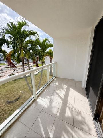 13499 Biscayne Blvd 504, North Miami, FL 33181