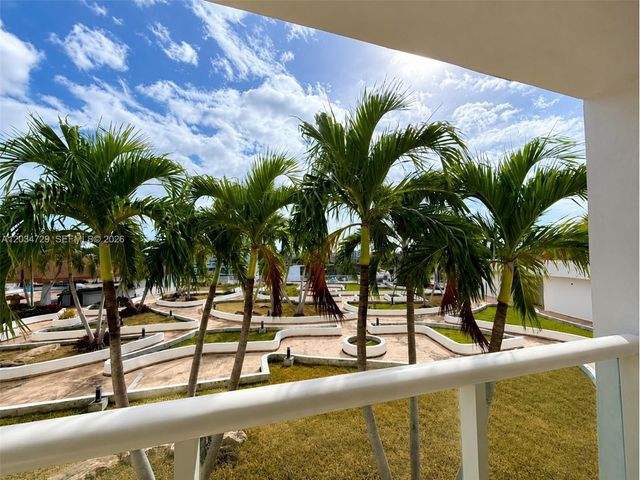 13499 Biscayne Blvd 504, North Miami, FL 33181