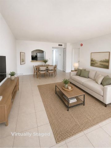 13499 Biscayne Blvd 504, North Miami, FL 33181