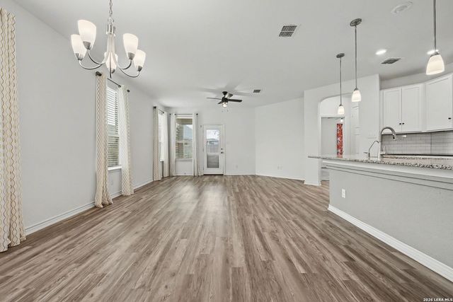 4568 KLEIN MDWS, New Braunfels, TX 78130