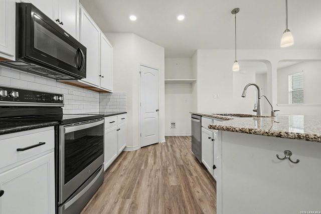 4568 KLEIN MDWS, New Braunfels, TX 78130