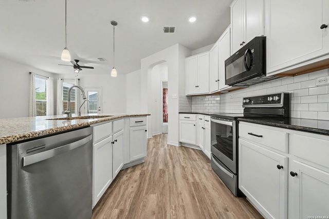 4568 KLEIN MDWS, New Braunfels, TX 78130