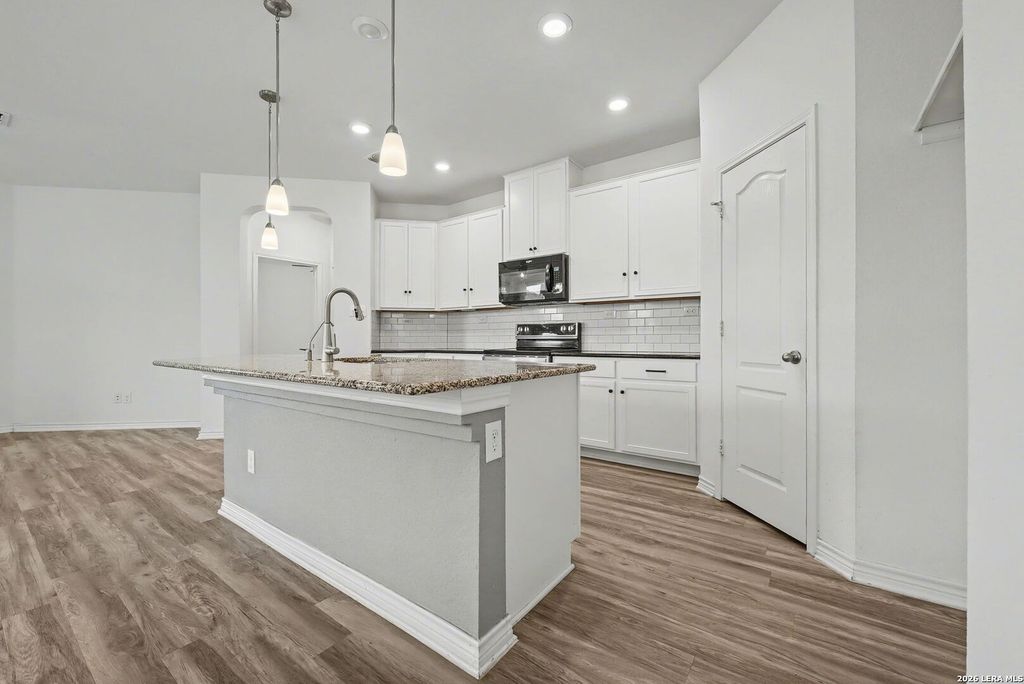 4568 KLEIN MDWS, New Braunfels, TX 78130