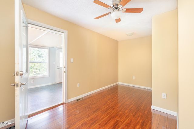920 Oakwood Drive, Dandridge, TN 37725