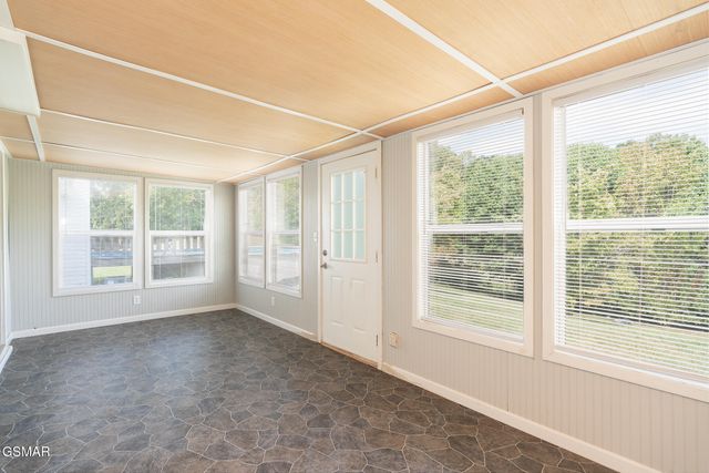 920 Oakwood Drive, Dandridge, TN 37725