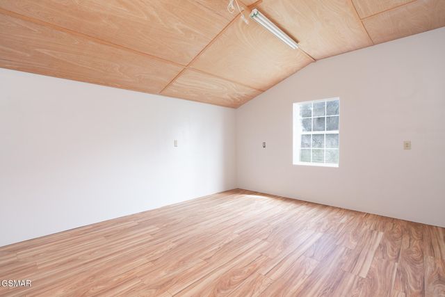 920 Oakwood Drive, Dandridge, TN 37725