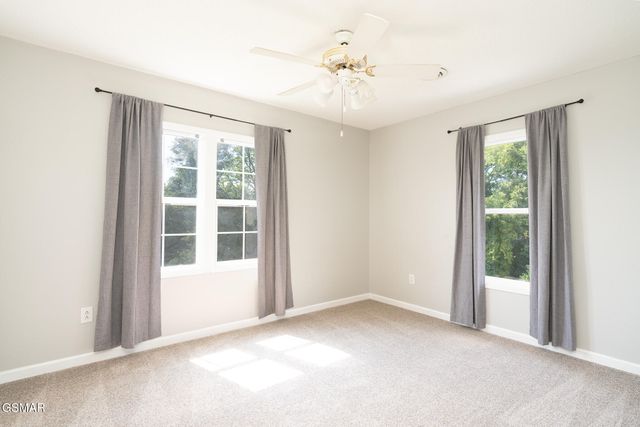 920 Oakwood Drive, Dandridge, TN 37725