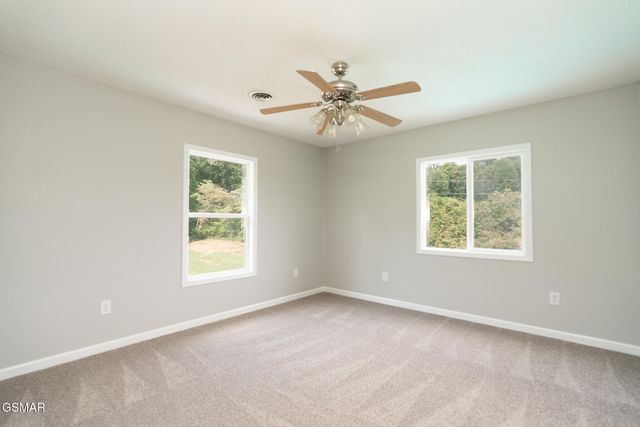 920 Oakwood Drive, Dandridge, TN 37725