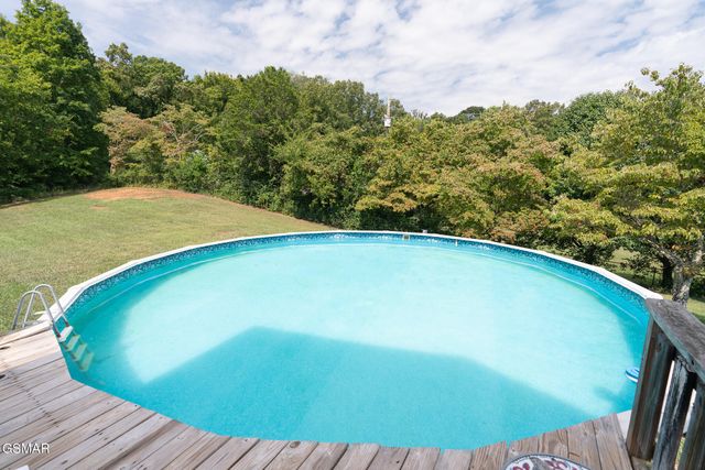 920 Oakwood Drive, Dandridge, TN 37725