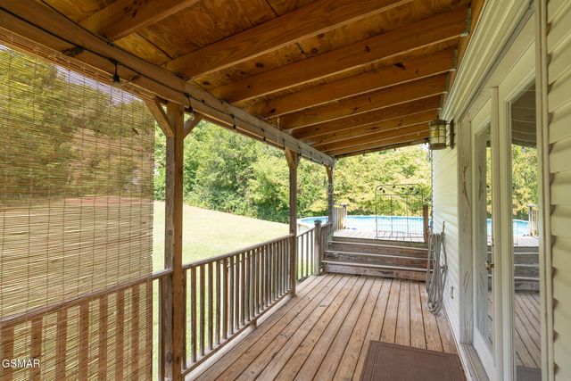 920 Oakwood Drive, Dandridge, TN 37725