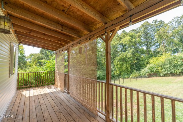 920 Oakwood Drive, Dandridge, TN 37725