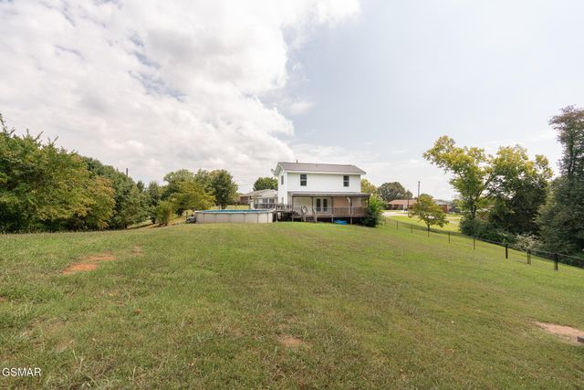 920 Oakwood Drive, Dandridge, TN 37725