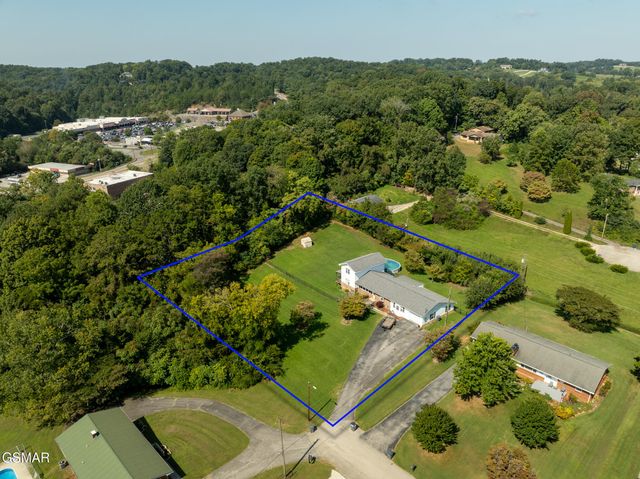 920 Oakwood Drive, Dandridge, TN 37725