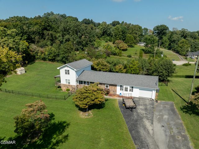 920 Oakwood Drive, Dandridge, TN 37725