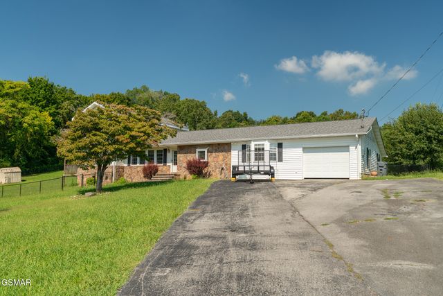 920 Oakwood Drive, Dandridge, TN 37725