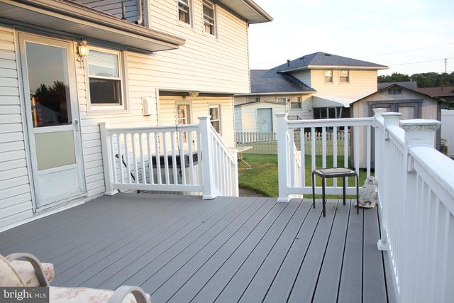 38 ELLEN DR, Bellmawr, NJ 08031