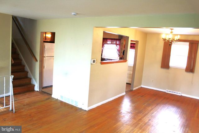 38 ELLEN DR, Bellmawr, NJ 08031