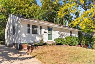925 N Geyer Road, Kirkwood, MO 63122