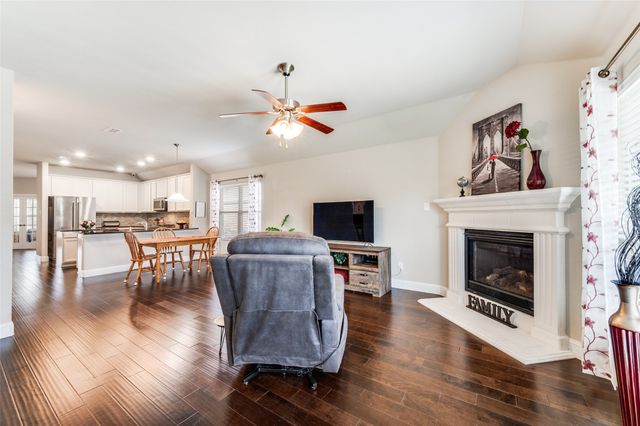 1904 Alton Way, Aubrey, TX 76227