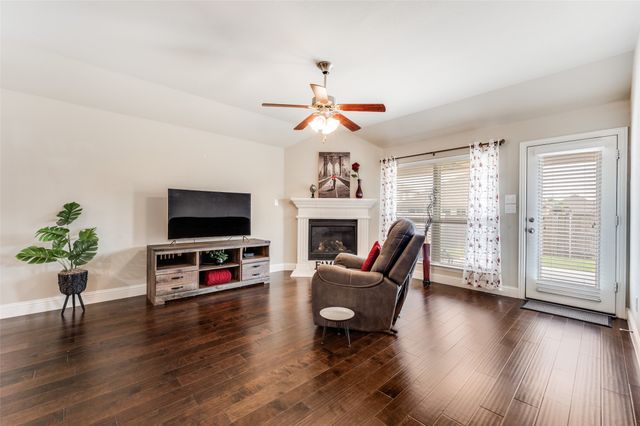 1904 Alton Way, Aubrey, TX 76227