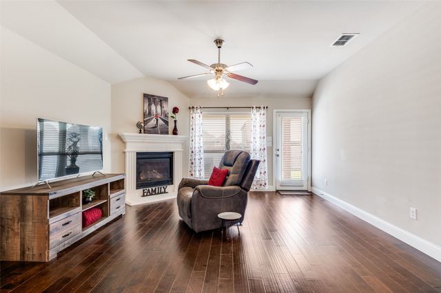 1904 Alton Way, Aubrey, TX 76227