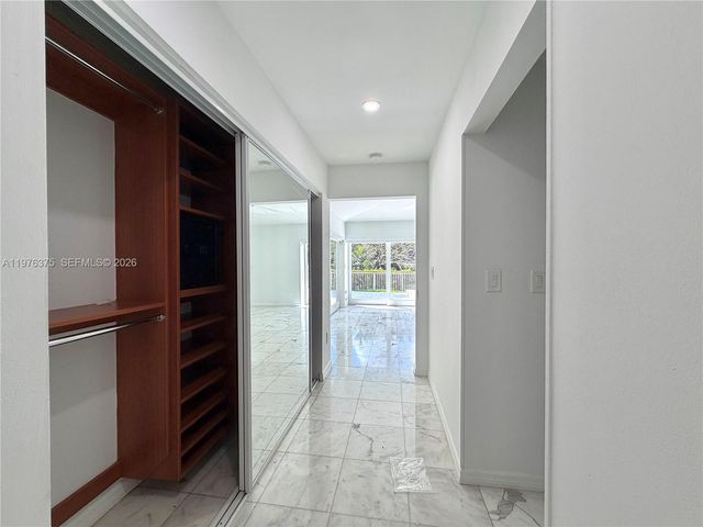 4934 NW 94th Doral Pl, Doral, FL 33178