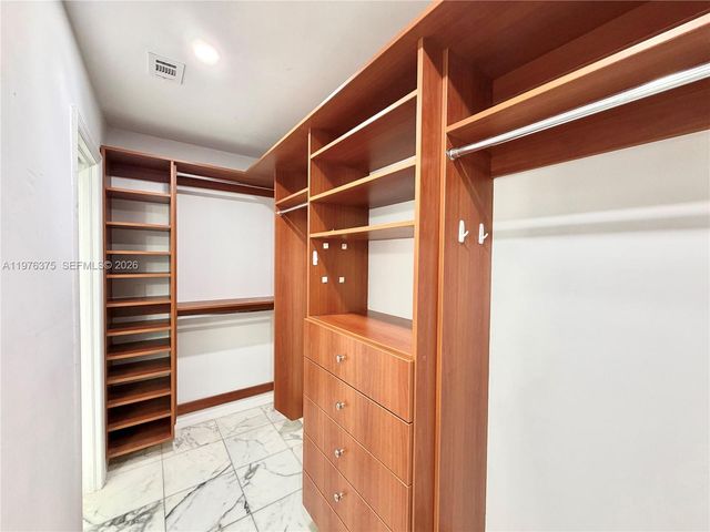 4934 NW 94th Doral Pl, Doral, FL 33178