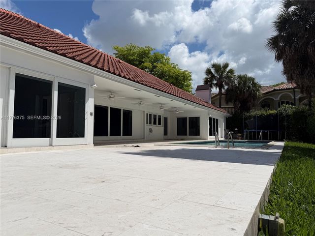 4934 NW 94th Doral Pl, Doral, FL 33178