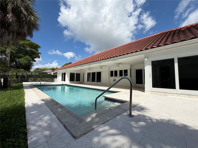 4934 NW 94th Doral Pl, Doral, FL 33178