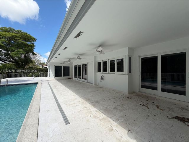 4934 NW 94th Doral Pl, Doral, FL 33178