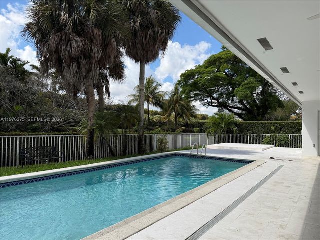 4934 NW 94th Doral Pl, Doral, FL 33178