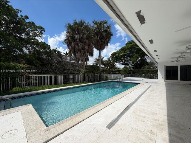 4934 NW 94th Doral Pl, Doral, FL 33178