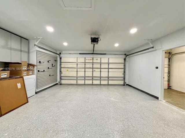 4934 NW 94th Doral Pl, Doral, FL 33178