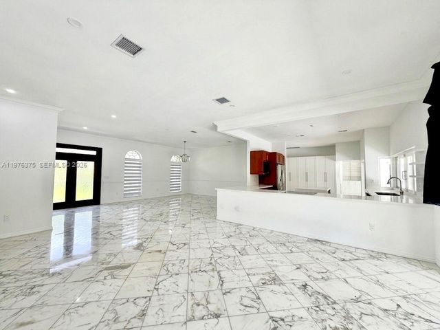 4934 NW 94th Doral Pl, Doral, FL 33178