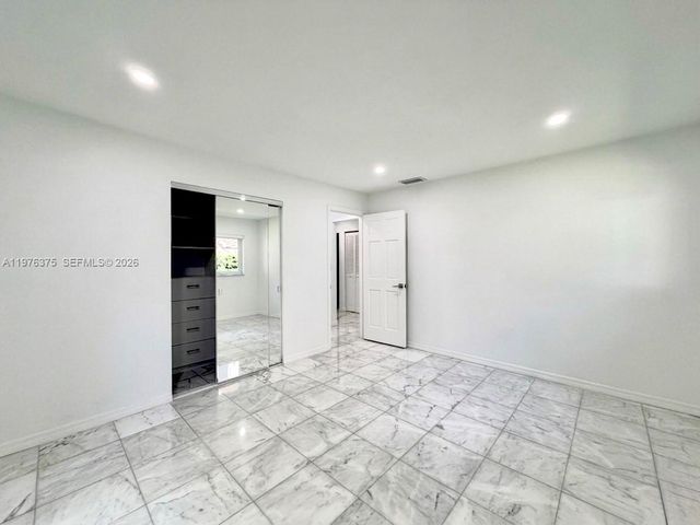 4934 NW 94th Doral Pl, Doral, FL 33178