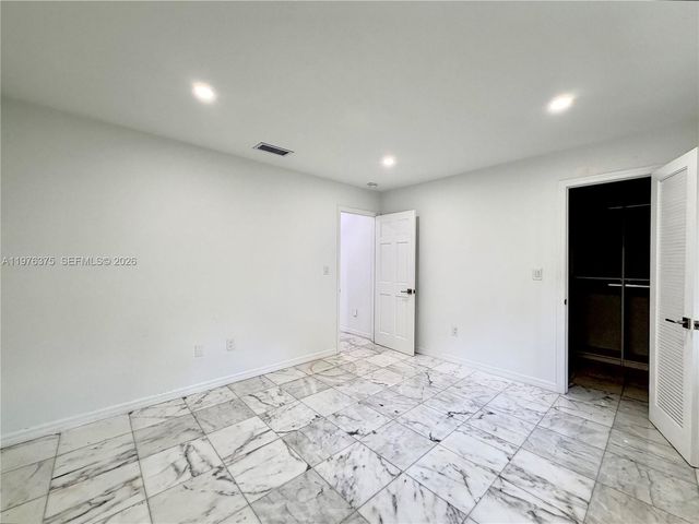 4934 NW 94th Doral Pl, Doral, FL 33178