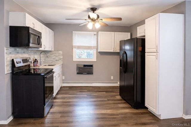 83 E Lido Prom, Lindenhurst, NY 11757