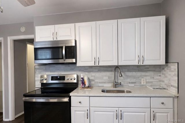 83 E Lido Prom, Lindenhurst, NY 11757