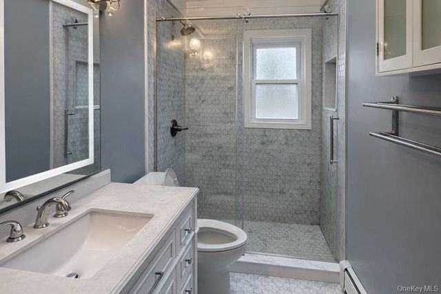 83 E Lido Prom, Lindenhurst, NY 11757