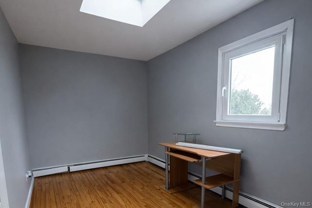 83 E Lido Prom, Lindenhurst, NY 11757