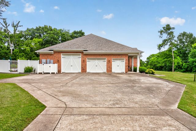 1030 Parsons Way, Hendersonville, TN 37075