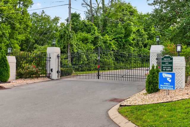 1030 Parsons Way, Hendersonville, TN 37075