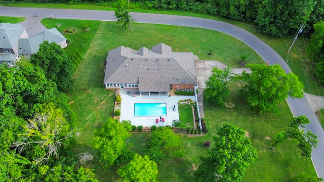 1030 Parsons Way, Hendersonville, TN 37075