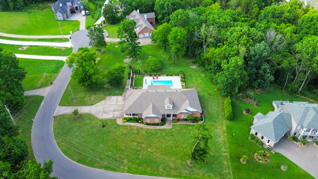 1030 Parsons Way, Hendersonville, TN 37075
