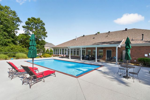 1030 Parsons Way, Hendersonville, TN 37075