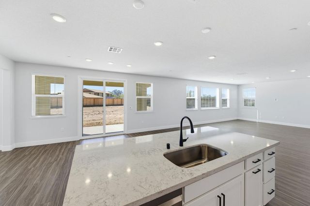 321 Outlooker Ct, Lincoln, CA 95648